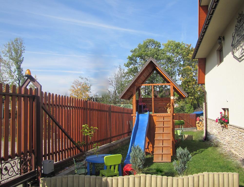 Api IV Zakopane Bed & Breakfast Exterior photo